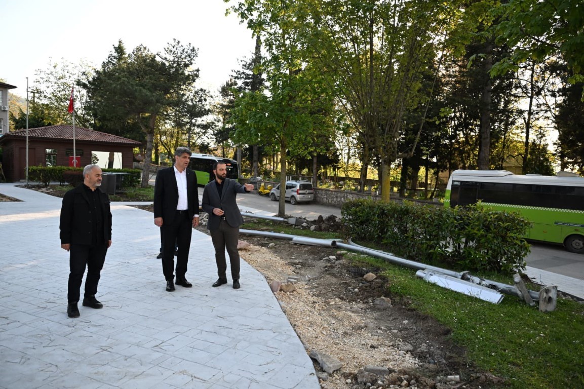 Kartepe’ye yeni mahalle meydanları kazandırılıyor