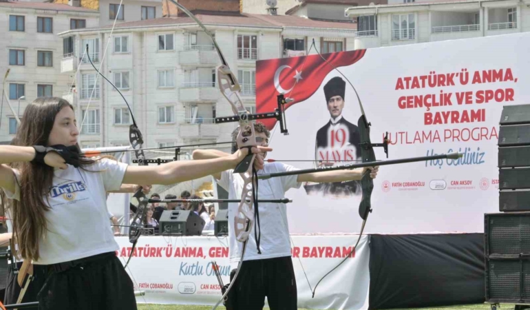Esenyurt’ta 19 Mayıs Atatürk’ü Anma, Gençlik ve Spor Bayramı coşkuyla kutlandı
