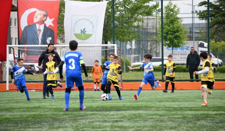 Osmangazi’de çocuklar sahada buluştu