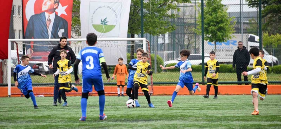 Osmangazi’de çocuklar sahada buluştu