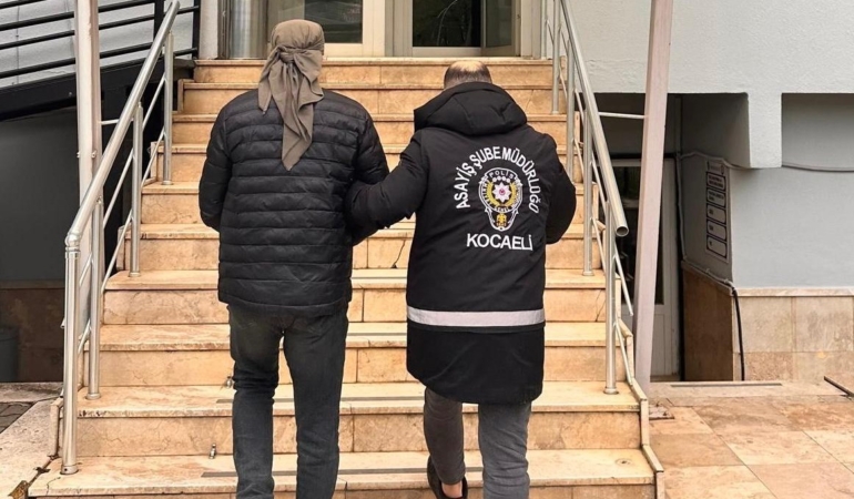49 yıl hapis cezası bulunan firari hükümlü sahte kimlikle yakalandı