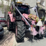 Sivas’tan İstanbul’a getirdiği pembe traktörle gelin almaya gitti