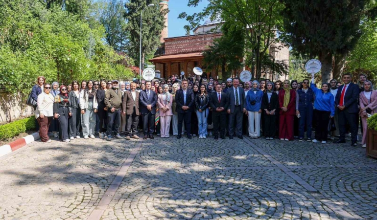 Vali Sözer, gençlerle tarih ve medeniyet gezisinde bir araya geldi
