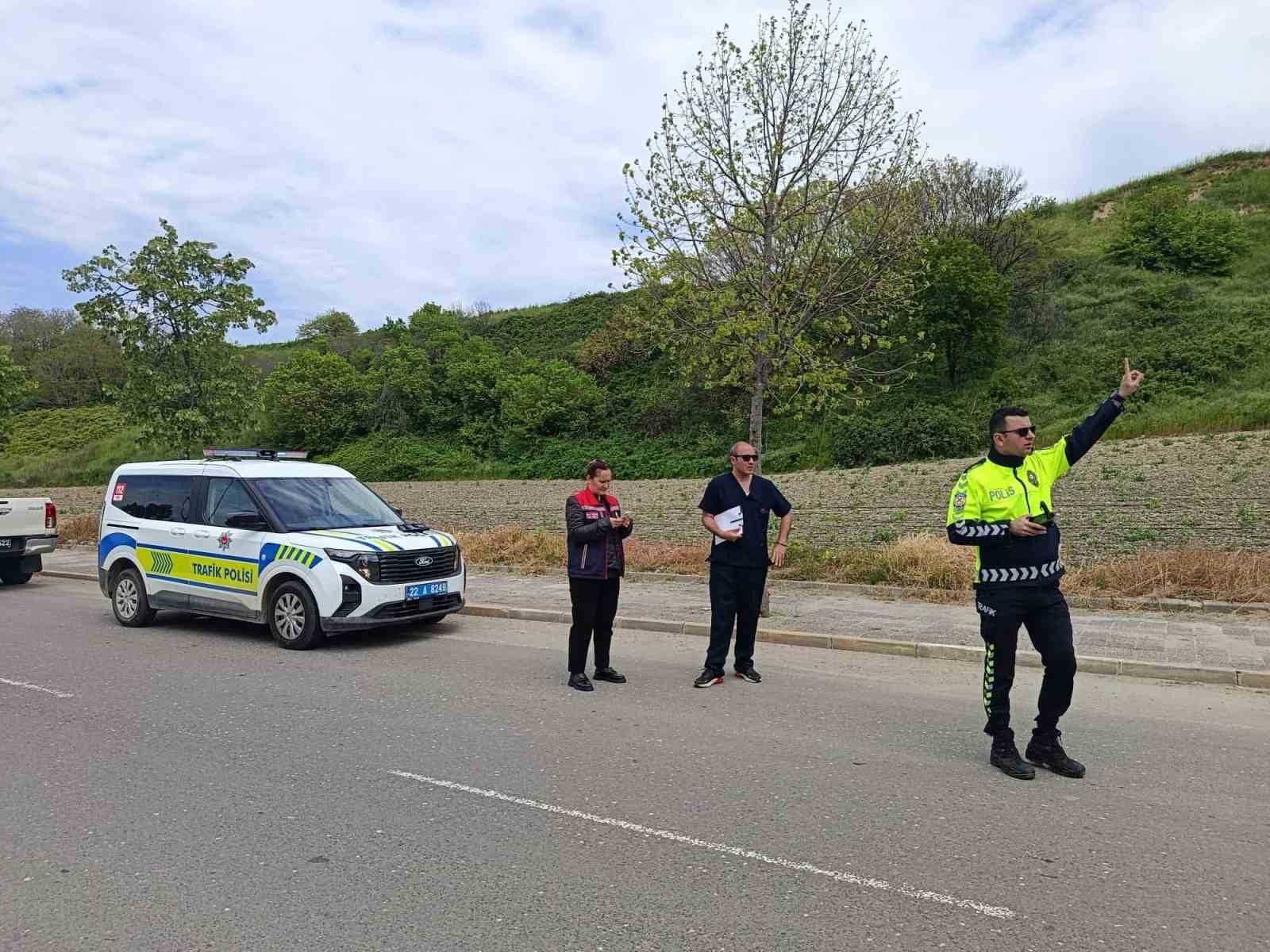 İpsala’da yol kontrol noktasında denetimler sürüyor