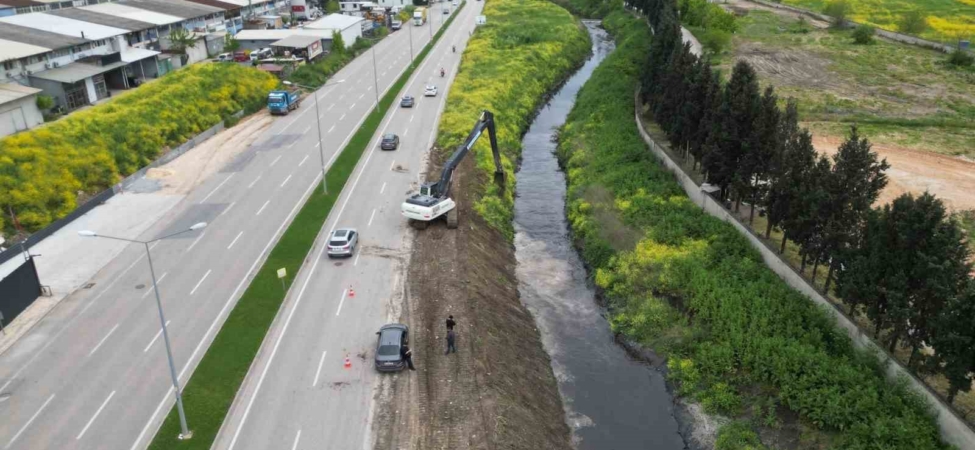 Büyükşehir Nilüferin derelerini ıslah ediyor