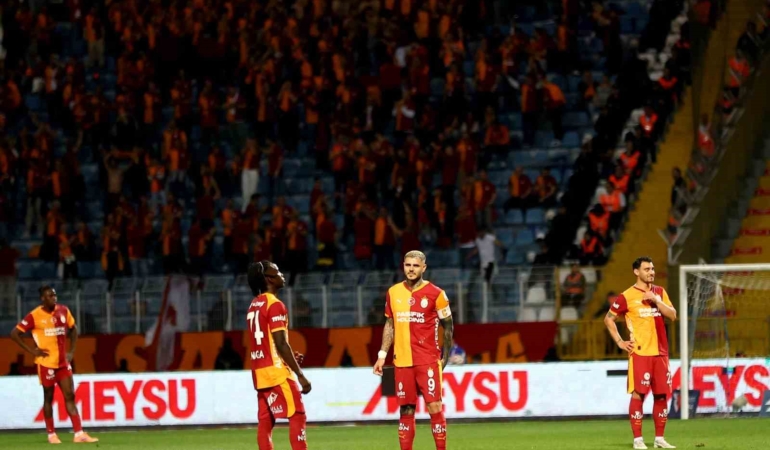 Şampiyon Galatasaray sezonu mağlubiyetle tamamladı