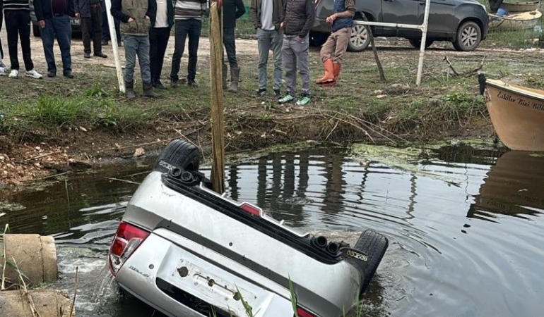 Bursa’da otomobil göle uçtu