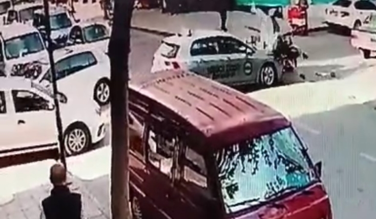 Tekirdağ’da iki kişinin yaralandığı kaza kamerada