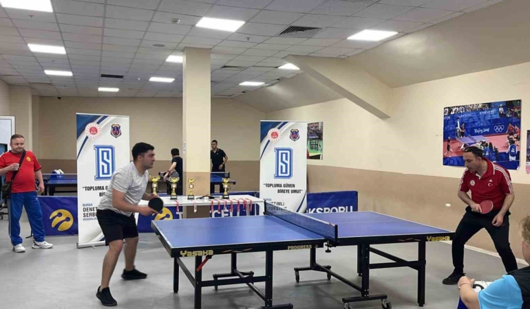 Bursa’da ceza infaz personeli için spor ve zekâ dolu turnuvalar