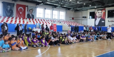 Edremit’te 8 bin öğrenci geleneksel oyunlar için sahaya indi