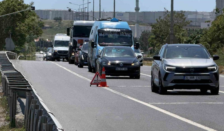 Tekirdağ’da bayram dönüşü trafiği yoğunluğu: Tekirdağ - İstanbul karayolunda ağır vasıtalara kısıtlama