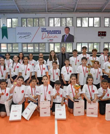 Osmangazi Belediyespor’dan badmintonda tarihi başarı