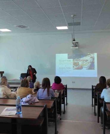 Kadıköy’de Üçüncü Yaş Üniversitesi ile hayat boyu öğrenme modeli genişliyor