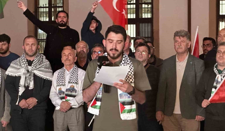 Küresel Sumud Filosu’na yapılan saldırıya karşı Sakaryalılar tek yürek oldu