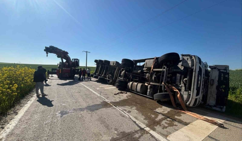 Tekirdağ’da tır devrildi: 1 yaralı