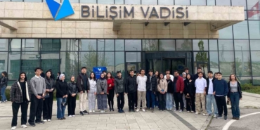 Belediyeden gençlere Bilişim Vadisi gezisi