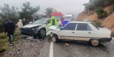 Havran’da iki otomobil çarpıştı: 1 yaralı