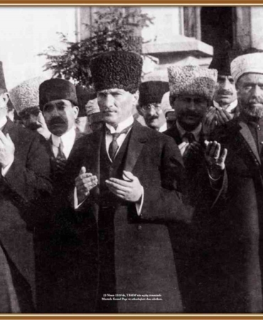 Çanakkale’yi TBMM’de temsil eden 92 kişi bu sergide yaşatılıyor