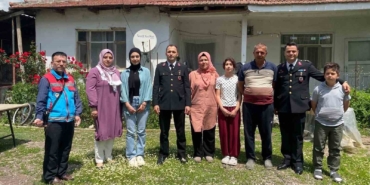 Bilecik’te şehit ve gazi ailelerine bayram ziyareti