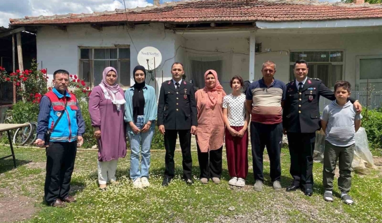 Bilecik’te şehit ve gazi ailelerine bayram ziyareti