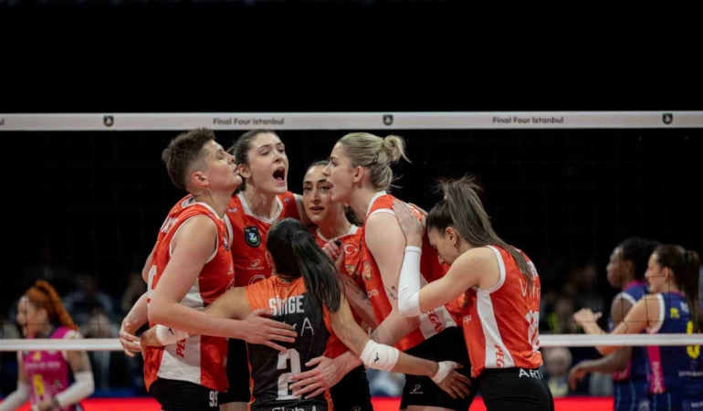 Eczacıbaşı Dynavit finalde