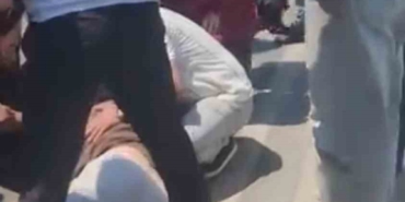 Fatih’te İETT otobüsüne çarpan skuter sürücüsü ağır yaralandı