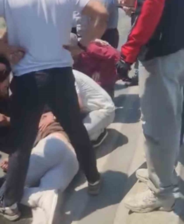 Fatih’te İETT otobüsüne çarpan skuter sürücüsü ağır yaralandı