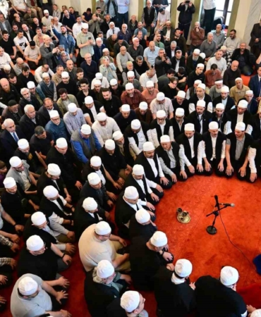 Emirsultan’da Erguvan Bayramı coşkusu