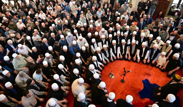 Emirsultan’da Erguvan Bayramı coşkusu