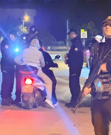 Akyazı’da polis ve bekçilerden bayram öncesi sıkı denetim
