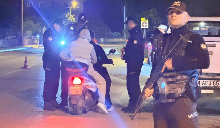 Akyazı’da polis ve bekçilerden bayram öncesi sıkı denetim