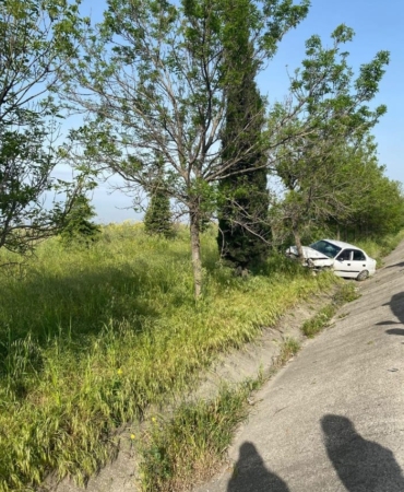 Bursa-Balıkesir kara yolunda tek araçlı kaza: 2 yaralı