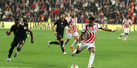Galatasaray bu sezon ikinci kez 4 gol yedi