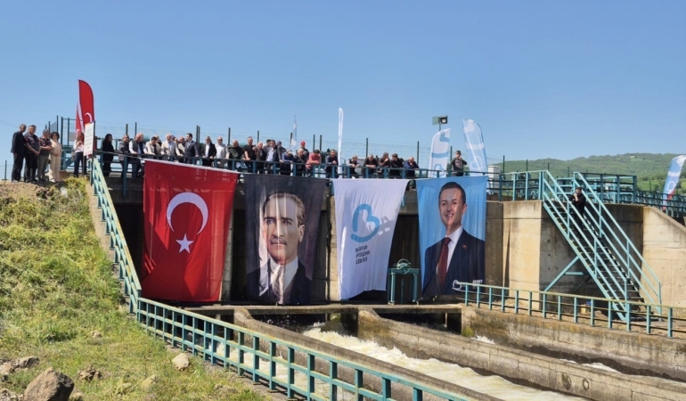 Manyas Barajı’nda kapaklar açıldı, kanallara su verilmeye başlandı