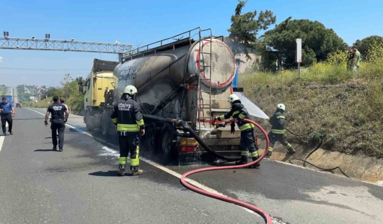 Seyir halindeki beton yüklü kamyon alevlere teslim oldu