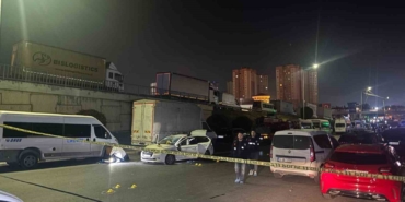 Küçükçekmece’de bir otomobil dur ihtarına uymadı: 1 polis yaralandı