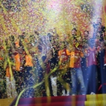 Şampiyon Galatasaray kupasını aldı