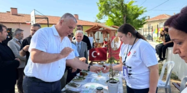 Burhaniye’de iki okulun ortak Bilim Fuarı açıldı