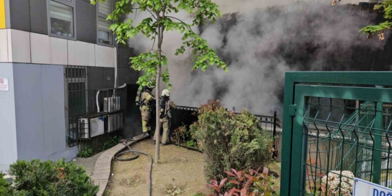 Kağıthane’de metruk binada başlayan yangın yanındaki binaya sirayet etti: 1 yaralı