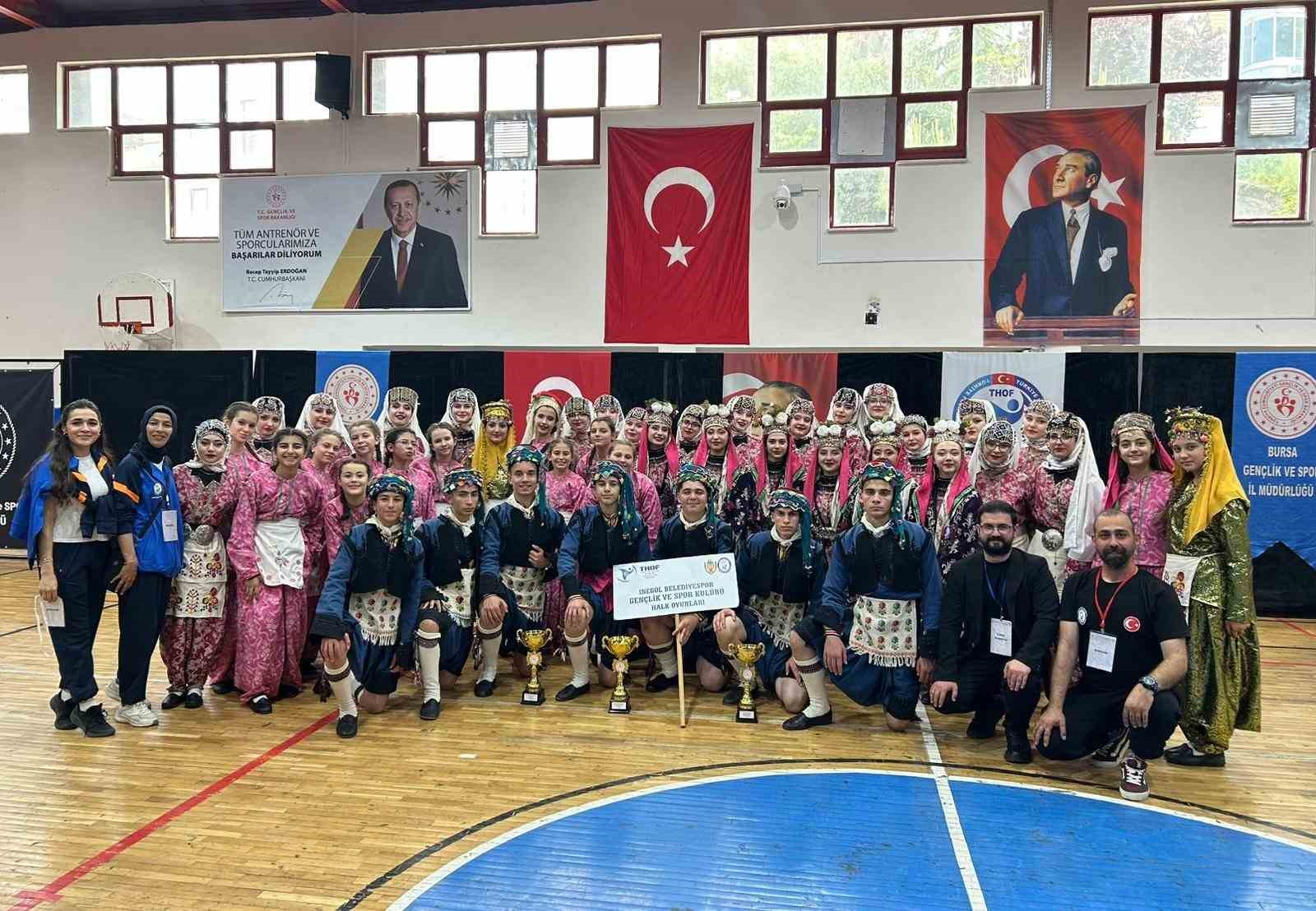 İnegöl Belediyesi Halk Dansları bölge finallerinde 3’te 3 yaptı