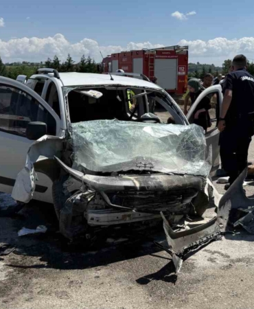 Sakarya’da araçların çarpıştığı kazada 3’ü çocuk 7 kişi yaralandı