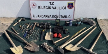 Bilecik’te kaçak kazı yapan 5 kişi suçüstü yakalandı