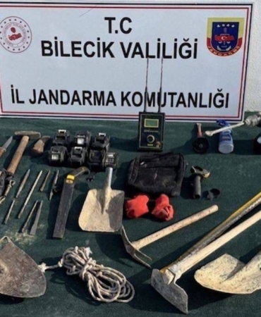Bilecik’te kaçak kazı yapan 5 kişi suçüstü yakalandı