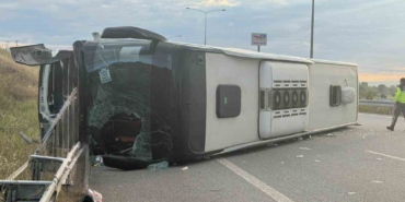 Susurluk’ta yolcu otobüsü devrildi: 25 yaralı