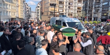 Motosiklet kazasında hayatını kaybeden sanatçı son yolculuğuna uğurlandı