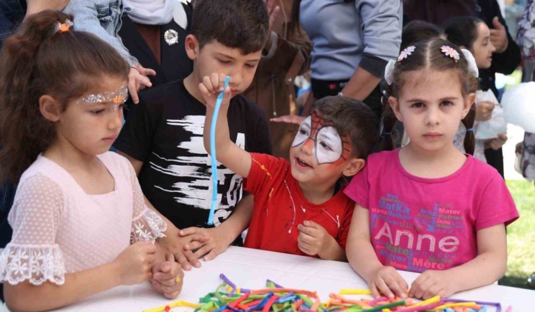 Zeytinburnu Belediyesi tarafından hayata geçirilen Bilgi Evleri’nin 20’nci yılı kutlandı