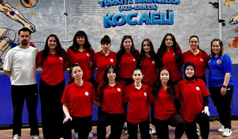 Bilecik Kız Voleybol Takımı Türkiye yarı finaline yükseldi