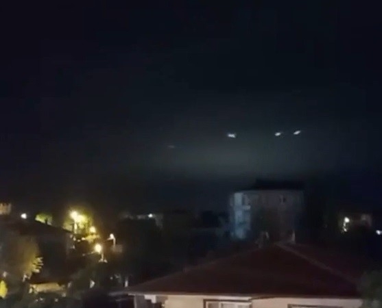 Sakarya’da gökyüzünde görülen ışıklar merak uyandırdı