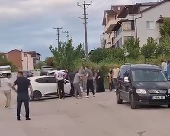 Aileler arasında silahlı sopalı kavga: 5 yaralı