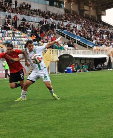 Gölcükspor, 5 yıl aradan sonra 3. TFF Lig’e yükseldi